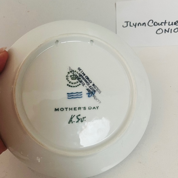 NEW Royal Copenhagen Mother's Day Mors Dag blue white porcelain plate 1972 new - Picture 2 of 3